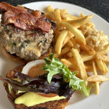 E Ohi Restaurant - Stuff burger with great garlic fries. - Breakfast & Brunch Near Me - Honolulu, Hawaii