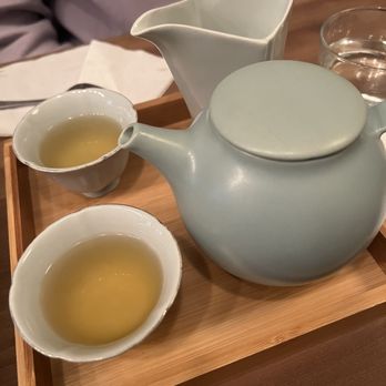 Duo Cafe - White Peach Oolong Tea - Cafes Near Me - New York, New York
