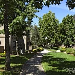 River Oaks Apartments