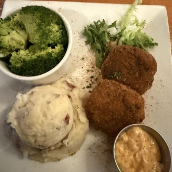 Decoys Seafood - Seafood Near Me - Suffolk, Virginia