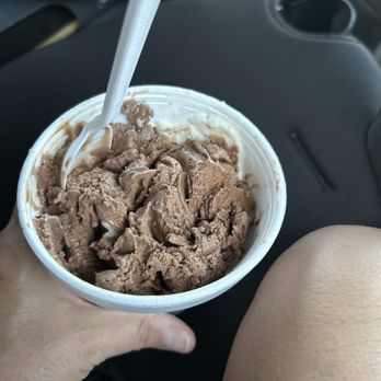 Sterling Ice Cream Bar - Ice Cream & Frozen Yogurt Near Me - Sterling, Massachusetts
