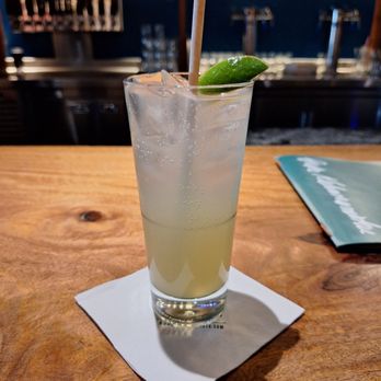 Duke's La Jolla - Zero proof (non alc) Ginger Lime Fizz - New American Near Me - La Jolla, California