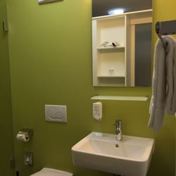 MK Hotel - ... geräumiges Bad mit modernen Anlagen ...