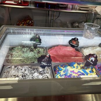 Rock N Roll Scoops - Ice Cream & Frozen Yogurt Near Me - Vista, California