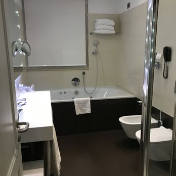 Hotel Artemide - Bathroom - Hotels Near Me - Rome, RM