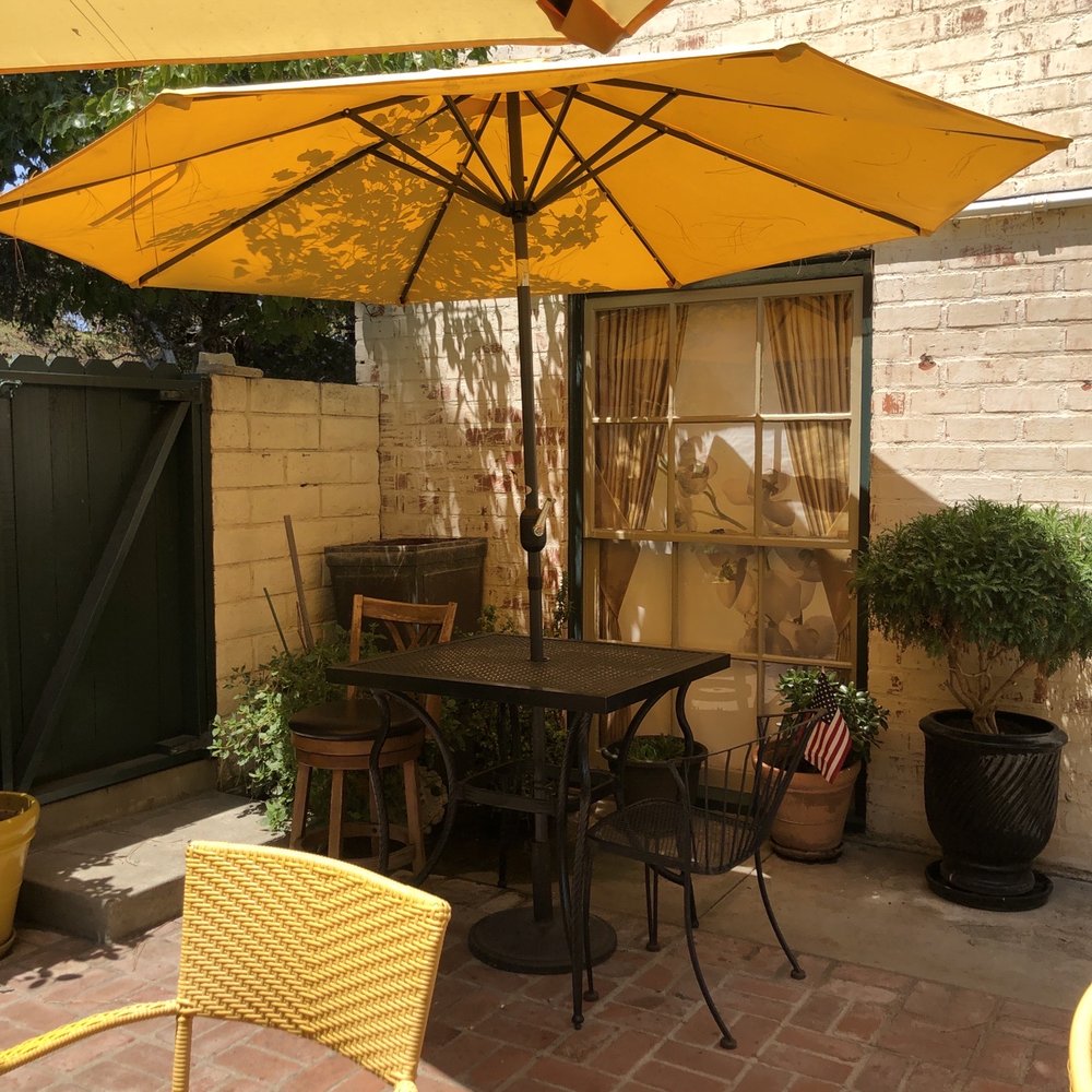Yellow Vase - yellow umbrellas adorn the iconic YELLOW Vase - Bakeries Near Me - Palos Verdes Estates, California Yellow Vase - yellow umbrellas adorn the iconic YELLOW Vase - Bakeries Near Me - Palos Verdes Estates, California