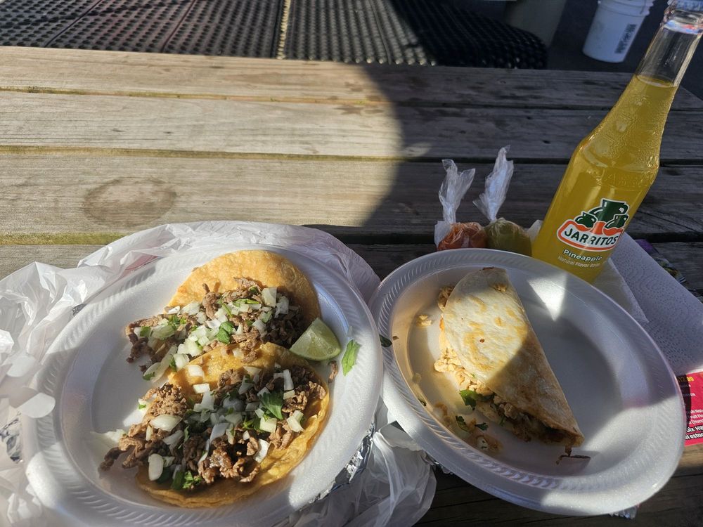 La Patrona Mexican Grill Logo