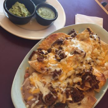 Momo's Cafe - Best nachos evaaaaaa! - American Near Me - Vallejo, California