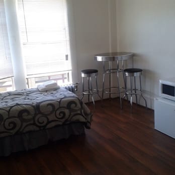 The Empyrean Towers - Premium Single w/ Private Bathroom - Hotels Near Me - Oakland, California The Empyrean Towers - Premium Single w/ Private Bathroom - Hotels Near Me - Oakland, California