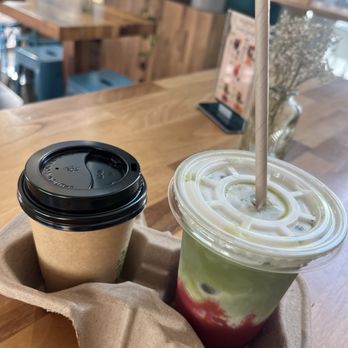 Schiller Backstube Deli - Flat white and strawberry matcha - Bakeries Near Me - Berlin, BE Schiller Backstube Deli - Flat white and strawberry matcha - Bakeries Near Me - Berlin, BE