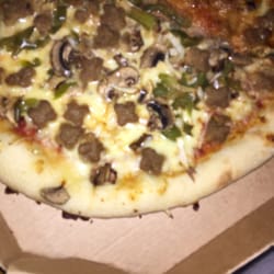Pizza Hut - La pizzeria Hut 2Sèvres archi nul pizzas arrivent tjours froides ou pire pas cuites photo a l'apui,kan on se plaint il t'insulte & te menace