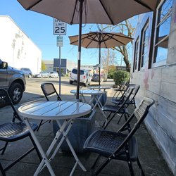 Petaluma Coffee & Tea Company - Outside seating