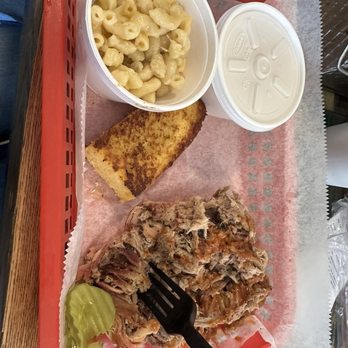 Moe's Original Bar B Que - Pulled pork, Mac & cheese, cornbread, banana puddin' - Barbeque Near Me - Orange Beach, Alabama Moe's Original Bar B Que - Pulled pork, Mac & cheese, cornbread, banana puddin' - Barbeque Near Me - Orange Beach, Alabama