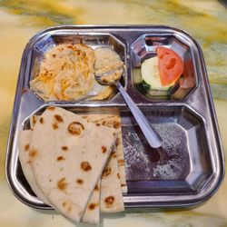 Metropolis Grill - The small hummus