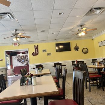 About Time Cafe - Seating area - Breakfast & Brunch Near Me - Sunrise, Florida