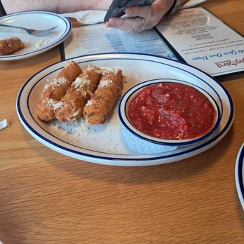 JayBird Tavern - Mozzarella sticks with their red sauce it was the best! - Pizza Near Me - Roanoke, Virginia