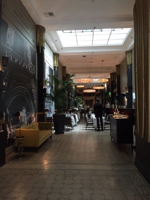 Le Petit Paris by null