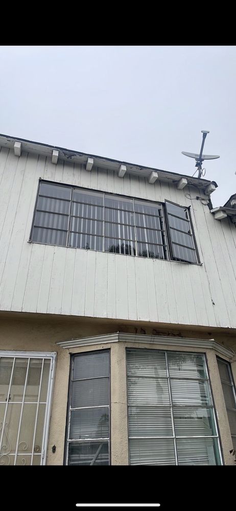 Slide of Modern Builders