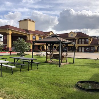 Raintree Inn & Suites - Exterior - Hotels Near Me - Houston, Texas Raintree Inn & Suites - Exterior - Hotels Near Me - Houston, Texas