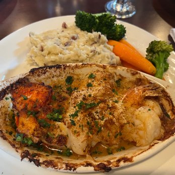 Emma Jayne’s Restaurant - Seafood Bake - American Near Me - Clifton Park, New York