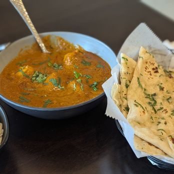 Rangeen - Chicken Butter Masala and garlic naan - Indian Near Me - Marietta, Georgia