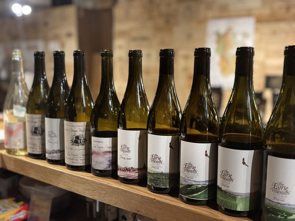 Waterford Wine And Spirits Logo