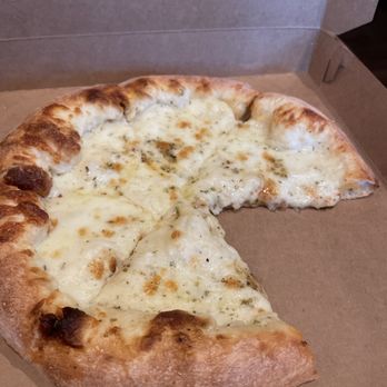 Melo's Pizza & Pasta - Child's cheese pizza with white sauce - Pizza Near Me - Danville, California Melo's Pizza & Pasta - Child's cheese pizza with white sauce - Pizza Near Me - Danville, California