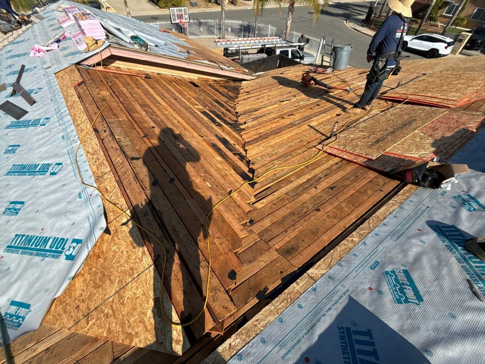 Slide of Zenith Roofing Services