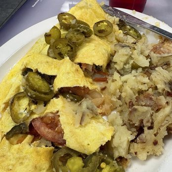 Ft Wright Family Restaurant - Veggie omelette w/ potatoes - Breakfast & Brunch Near Me - Fort Wright, Kentucky