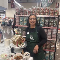 Demo of gingerbread house kit