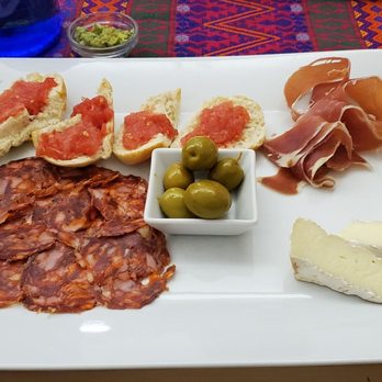 El Centro - Tapas frías - Spanish Near Me - Prague, Puerto Rico