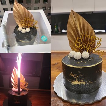 Shoe Box Bakery - Red Velvet cake - Desserts Near Me - Playa del Carmen, ROO Shoe Box Bakery - Red Velvet cake - Desserts Near Me - Playa del Carmen, ROO