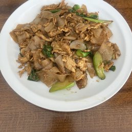 N4 Chicken Pad See Ewe N4 Chicken Pad See Ewe