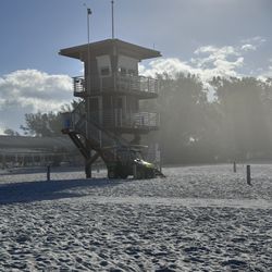 Manatee public beach - Lifeguard tower