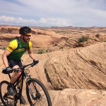 Slickrock Bike Trail - Cam on the climb! - Hiking Near Me - Moab, Utah