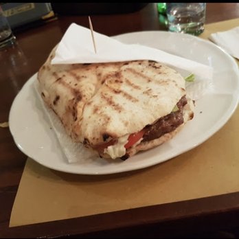 Royal Ceres Pub - Pizza Near Me - Taverna, CS