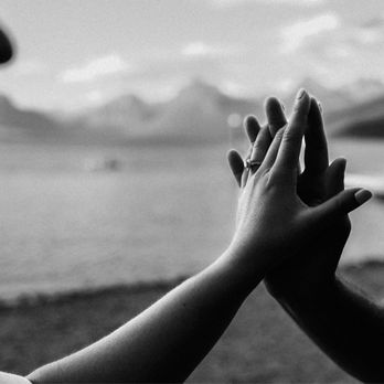 Wise Woman Media - Surprise engagement session in Glacier national Park - Session Photography Near Me Wise Woman Media - Surprise engagement session in Glacier national Park - Session Photography Near Me