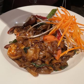 T Thai - Shrimp pad thai - Thai Near Me - Hoboken, New Jersey