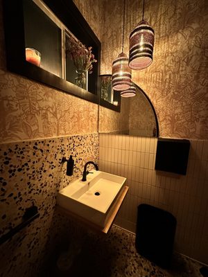 Jo's Modern Thai by null