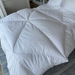 Down To Basics - More pics of the comforter!