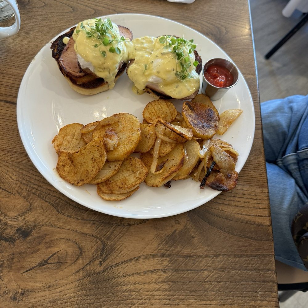 Me & You - Classic Eggs Benedict - Breakfast & Brunch Near Me - Bethpage, New York Me & You - Classic Eggs Benedict - Breakfast & Brunch Near Me - Bethpage, New York