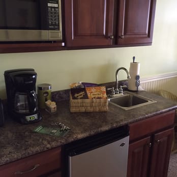 Pineapple Inn Maui - Great welcome treat basket! - Bed & Breakfast Near Me - Kihei, Hawaii