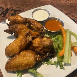 Wings with honey hot on the side Wings with honey hot on the side