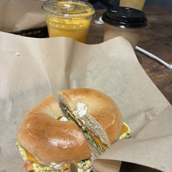 Cinnamon Roll Bakery and Cafe - Bagel Sammy - Coffee & Tea Near Me - Mariposa, California
