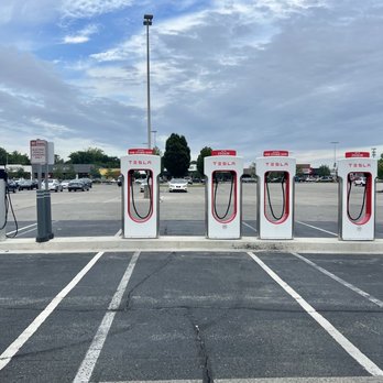 Tesla Supercharger - Charging station - EV Charging Stations Near Me - Indianapolis, Indiana Tesla Supercharger - Charging station - EV Charging Stations Near Me - Indianapolis, Indiana