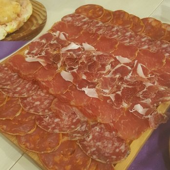 El Petit Porquet - Meat Shops Near Me - Barcelona, B El Petit Porquet - Meat Shops Near Me - Barcelona, B