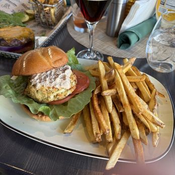 Arbuckle’s Bar & Grill - Crab cake sandwich - American Near Me - Virginia Beach, Virginia