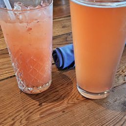 Lemonade and citrus squeeze, I believe. Really good Lemonade and citrus squeeze, I believe. Really good