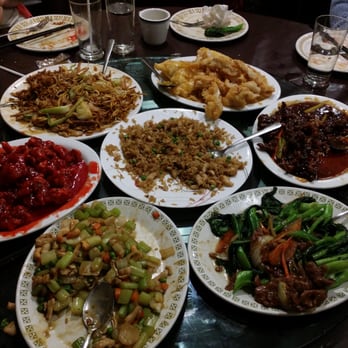 Lum's Chinese Restaurant - a table full of food - Chinese Near Me - Esquimalt, British Columbia