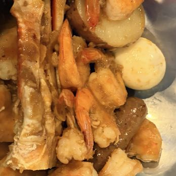 LA Crawfish - Iron Seafood Combo - Cajun/Creole Near Me - San Antonio, Texas